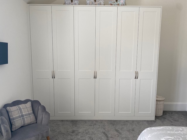 White Fitted Bedroom Wardrobes